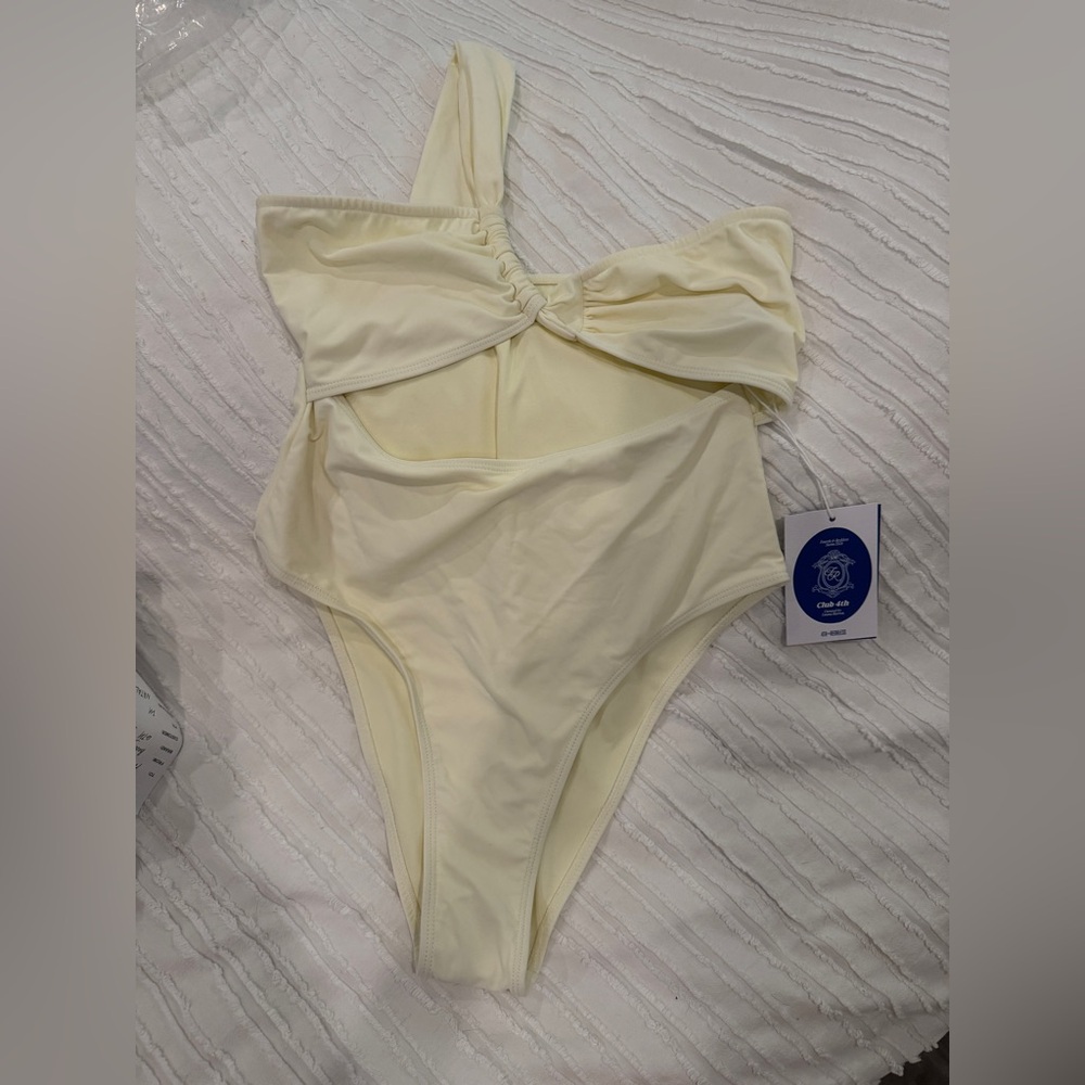 Cream One-Shoulder Swimsuit